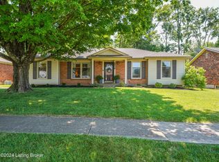 8906 Wooded Glen Rd, Louisville, KY 40220