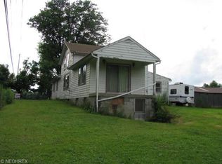 12394 Stafford Rd, Chagrin Falls, OH 44023