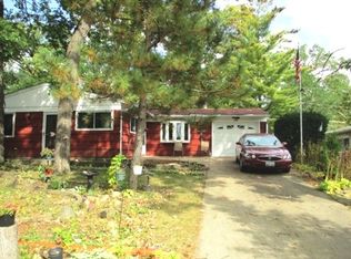 114 Walnut Dr, Streamwood, IL 60107