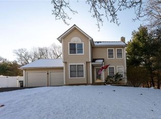 136 Walek Farms Rd, Manchester, CT 06040