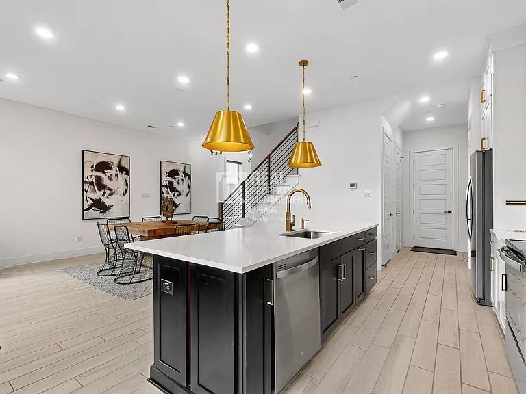 1077 Maverick Dr — Photo 11