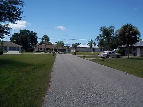 5th image of 649 Skylark Ln NW