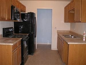 5th image of 5921 Apple Valley Ln