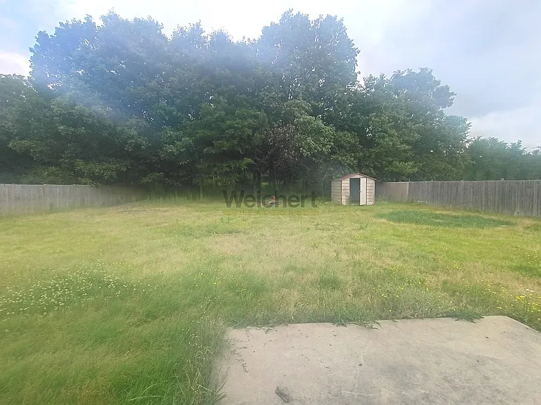 602 Marion St — Photo 4