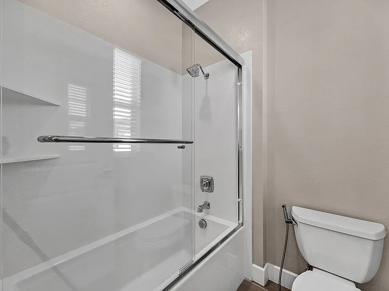 464 E Yarrow Pl — Photo 21