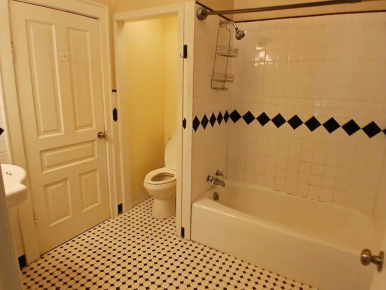 1340 Harle Ave NW — Photo 9