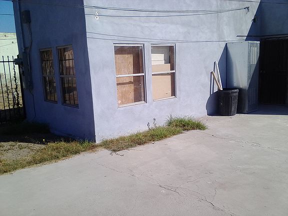4th image of 11017 S Main St