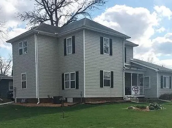 411 E Ashland Ave, Indianola, IA 50125