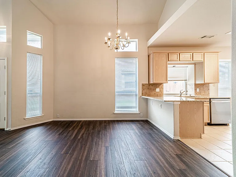 6870 Winston Dr — Photo 26