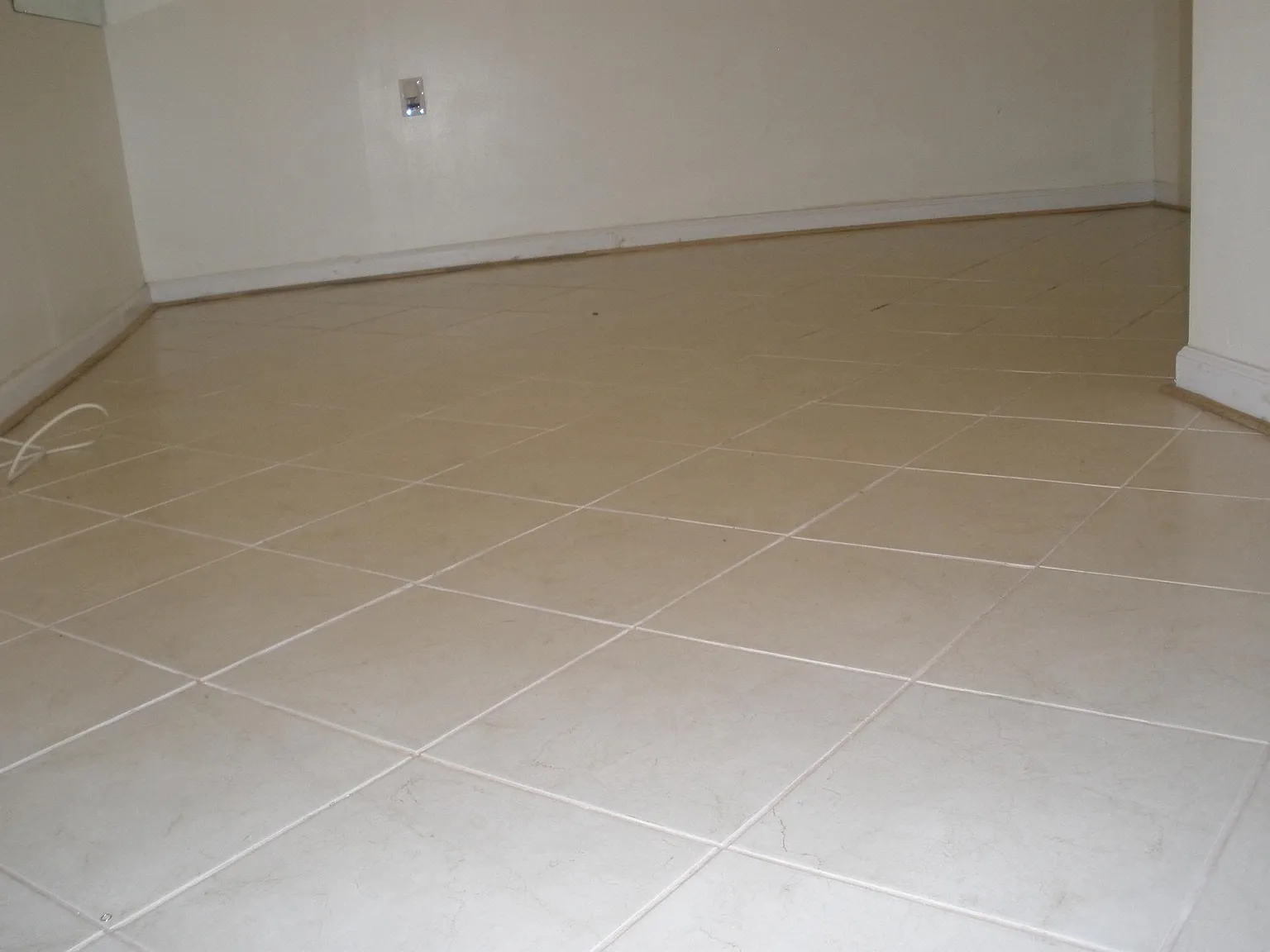 610 Houston Ct — Photo 2