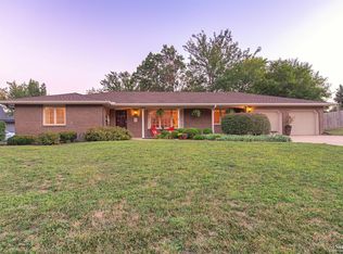 2404 Edgehill Rd, Salina, KS 67401