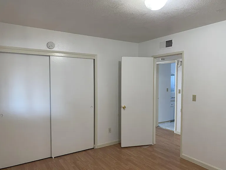 1304 Ensenada Dr #1 — Photo 18