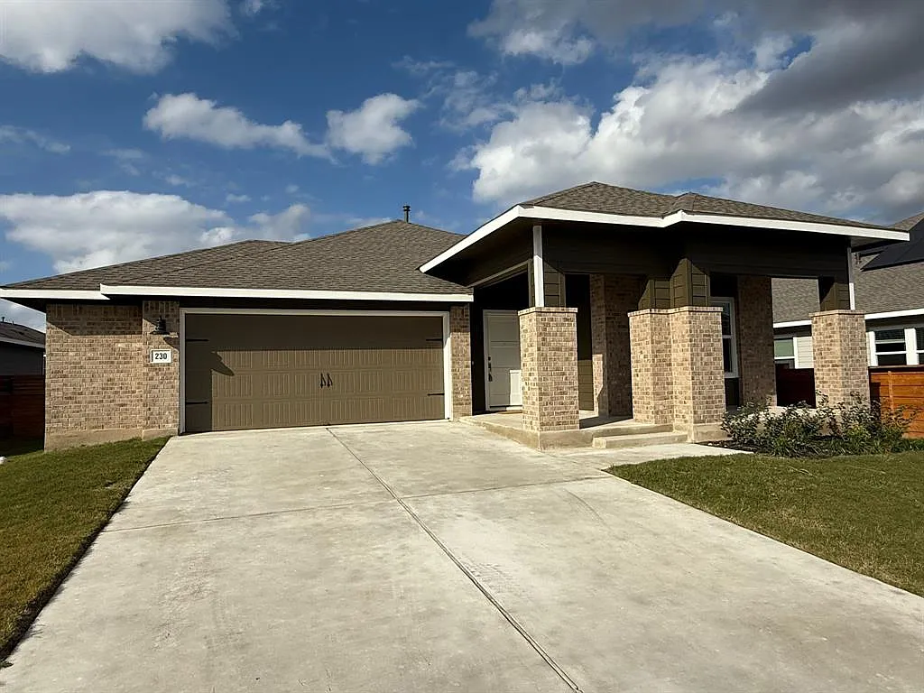 4 bed, 2303 sqft, $2,599 — Photo 3