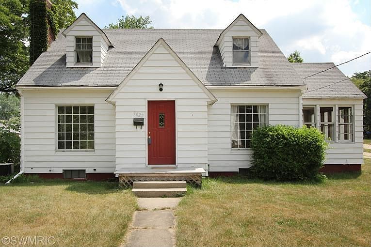1st image of 3022 Locke Ave SW