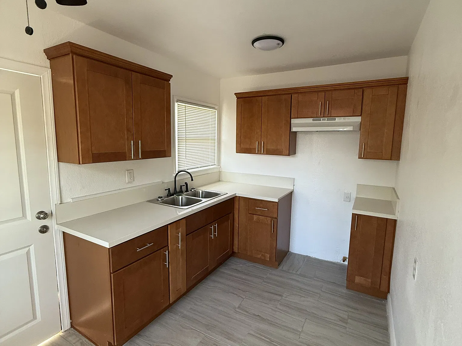 1 bed, 500 sqft, $1,750 — Photo 3