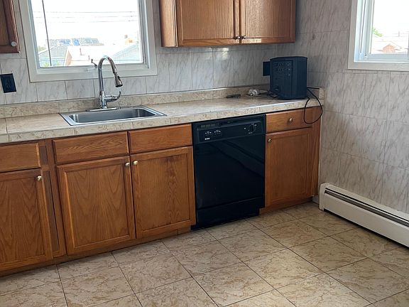 3rd image of 257 Portage Ave Floor 1