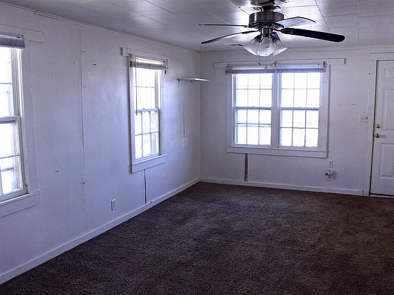 2nd image of 923 E 8th Ave
