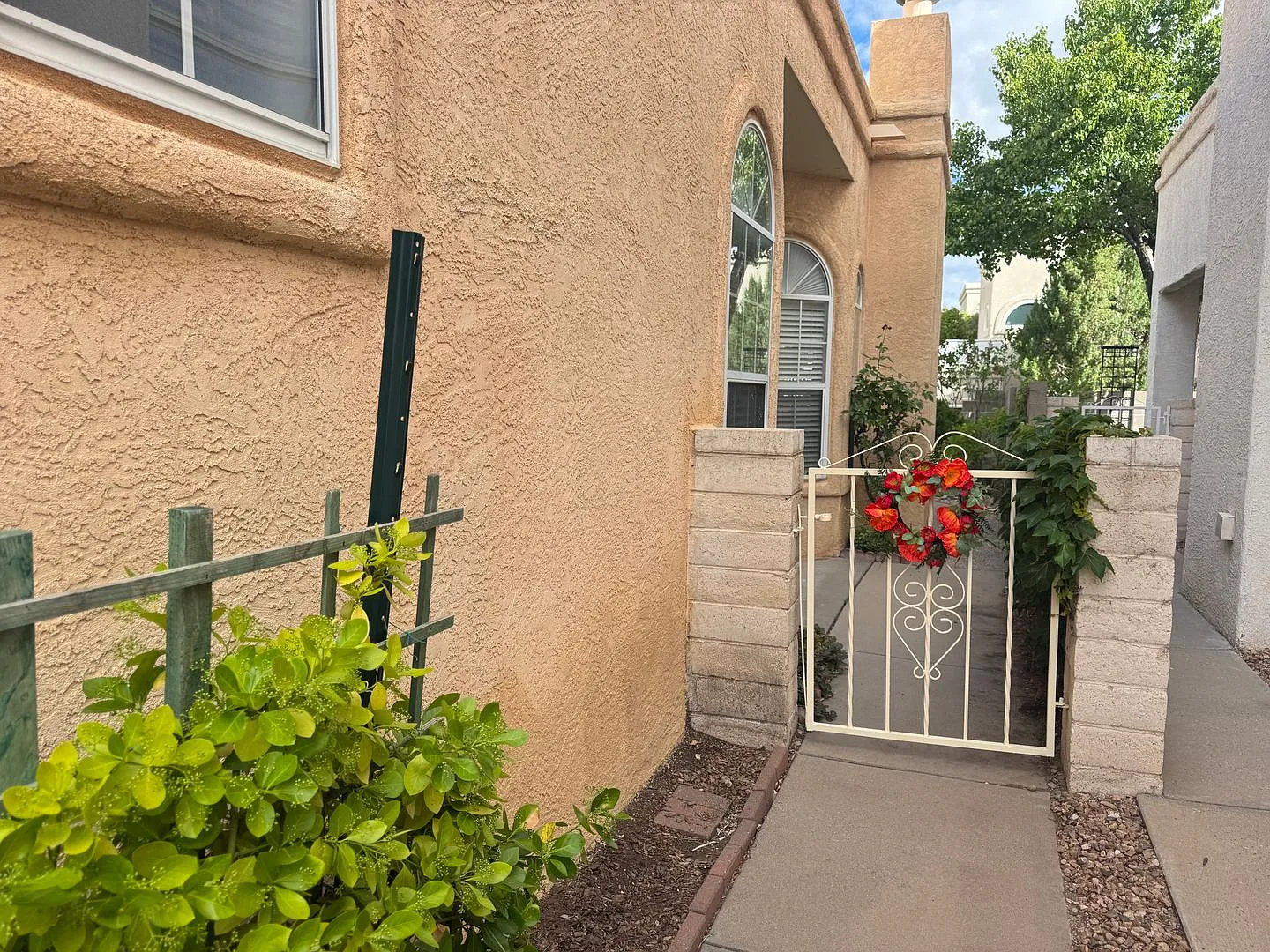 Tanoan Luxury Townhome! — Photo 2
