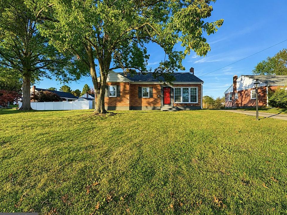 2nd image of 423 Hawthorne Dr