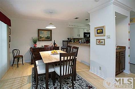 5th image of 2101 Country Villa Dr