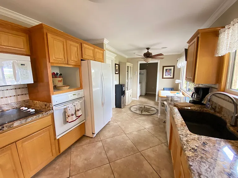 561 Leisure World — Photo 9