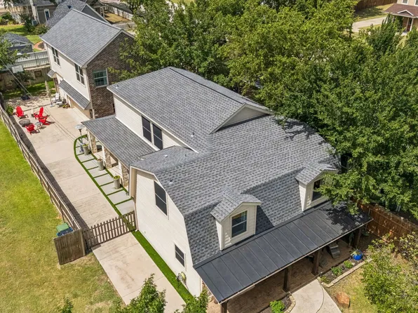 302 Denton Dr, Roanoke, TX 76262