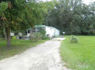 106 Reaves Ave, Interlachen, FL 32148