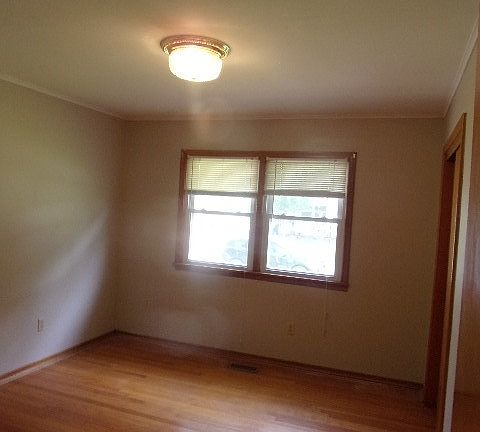4th image of 324 SE 14th St N