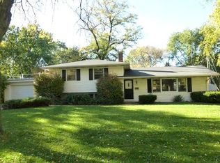 921 Lilac Ln, Naperville, IL