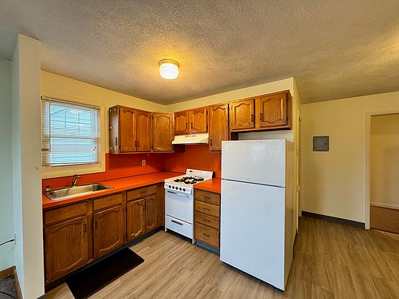 2nd image of 567-569 Somerville Ave