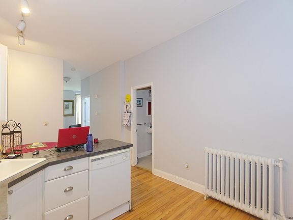 5th image of 178 South Swan St
