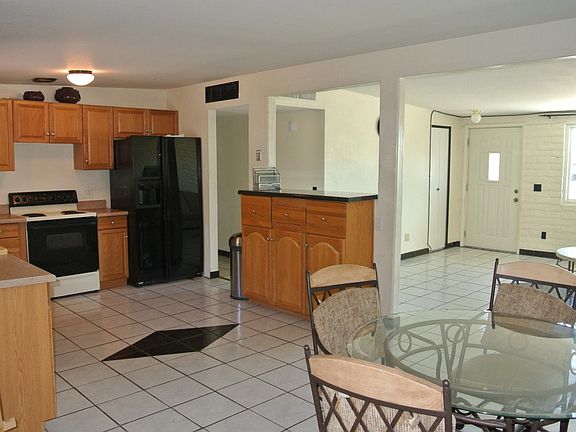 3rd image of 3028 W Bartlett Pl