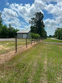 3rd image of 9833 Highway 175