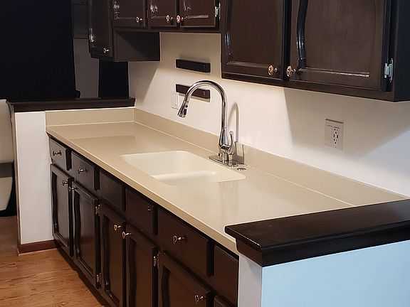 2nd image of 1224 Charleston Ct #1