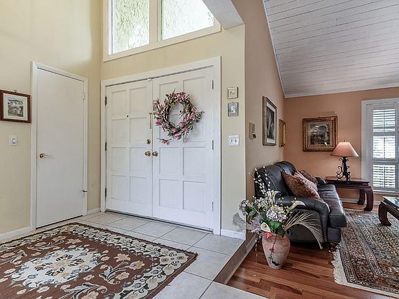 3rd image of 14604 Dartmoor Ln