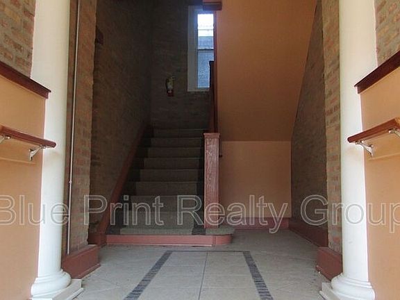 4th image of 4941 S Michigan Ave Unit 2