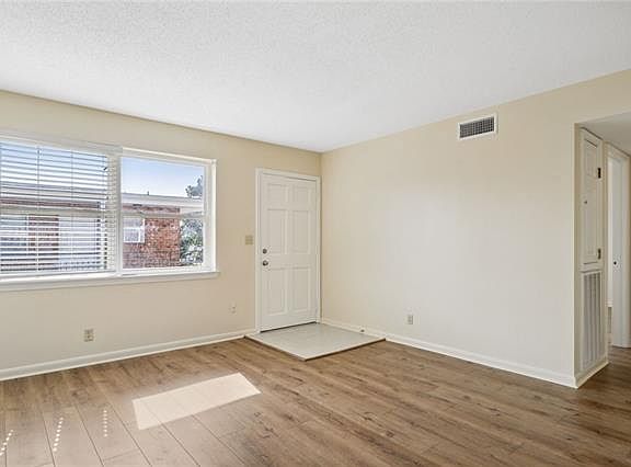 3rd image of 3017 Lake Villa Dr APT 6