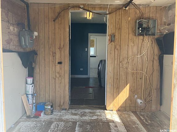 5th image of 710 9th AVENUE W