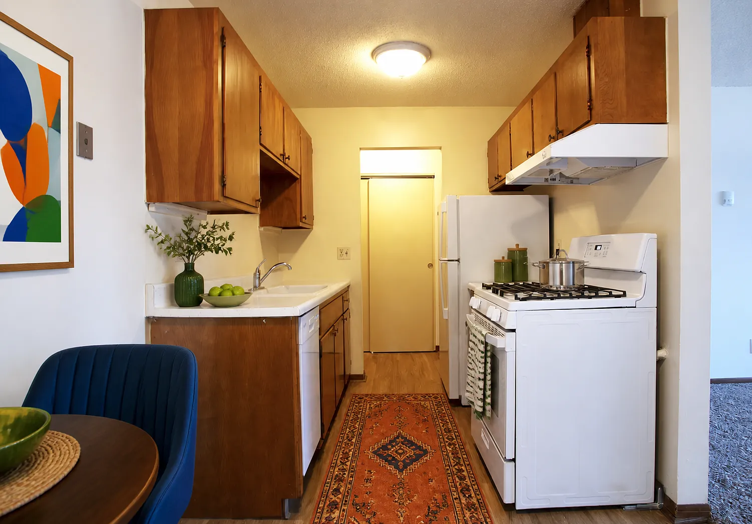 Brittany Apartments — Photo 3