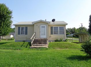 404 E Locust St, Stockton, MO 65785