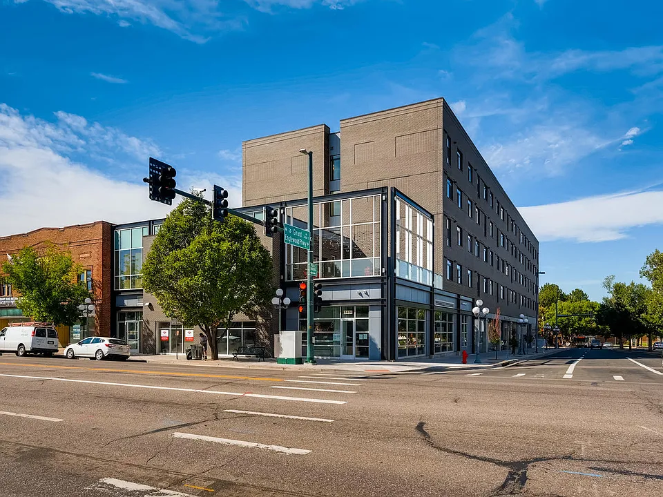 Broadway Lofts | Englewood, CO Apartments