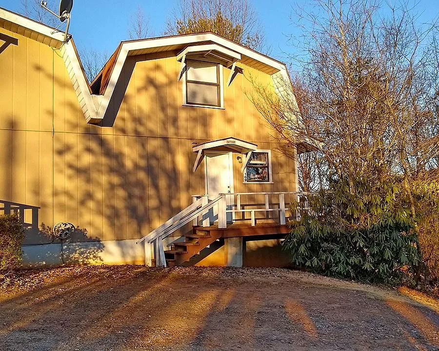 169 Claude Scott Rd