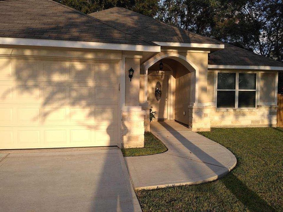 2nd image of 8302 Autumn Ln