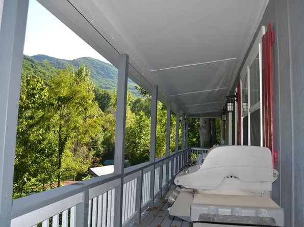 3165 Allison Watts Rd, Franklin, NC 28734