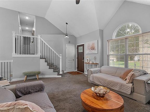5th image of 8705 N Carson Ave