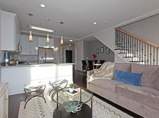 140 36th St, Union City, NJ 07087