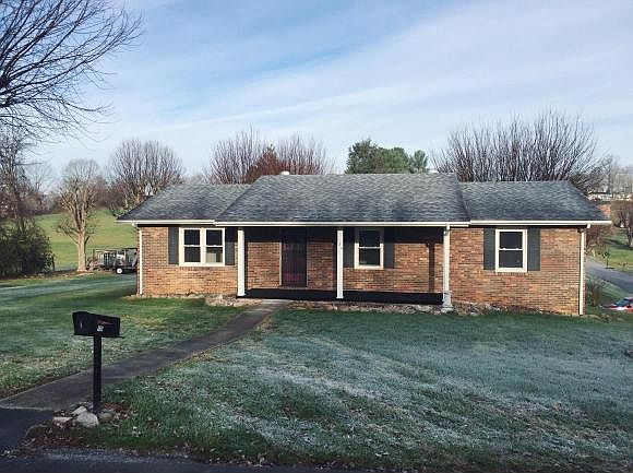 1st image of 134 Sunnyview Ct