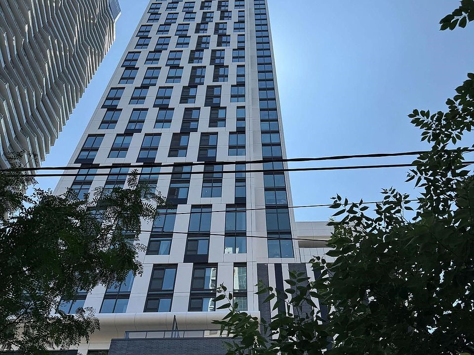 1st image of 252 Church St