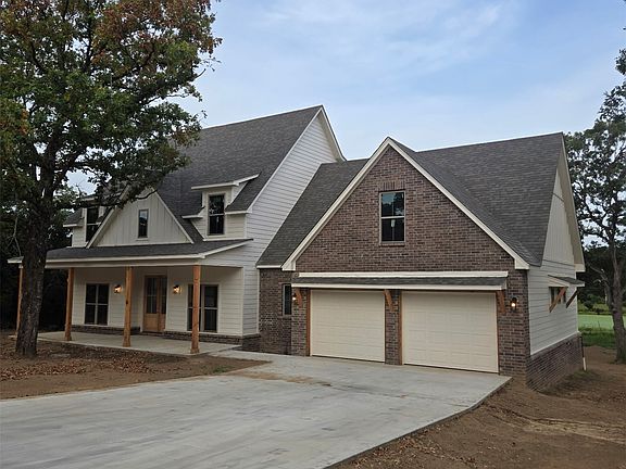 3rd image of 209 Craven Dr