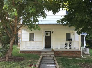 24 Cedar St, Round Hill, VA
